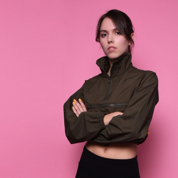 Cropped hiking jacket - Picture 2 of 4